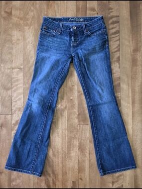 American Eagle Outfitters Dark Blue Flare Jeans Size 0 25x28